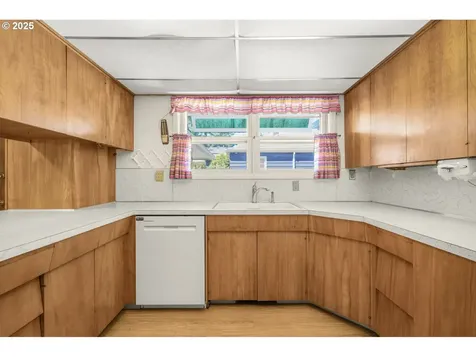 6106 SE Lexington Street Portland OR 97206