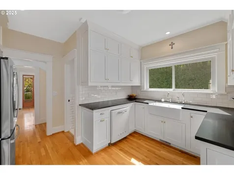 3163 NE Regents Drive Portland OR 97212