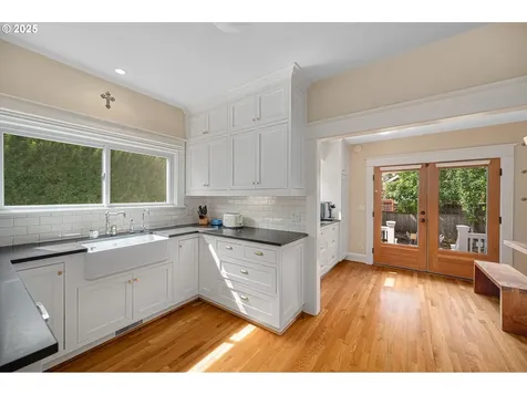 3163 NE Regents Drive Portland OR 97212