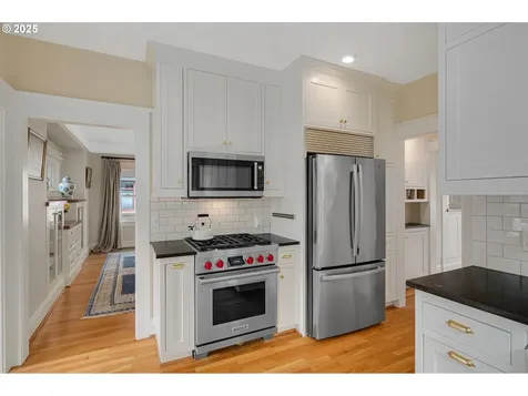 3163 NE Regents Drive Portland OR 97212