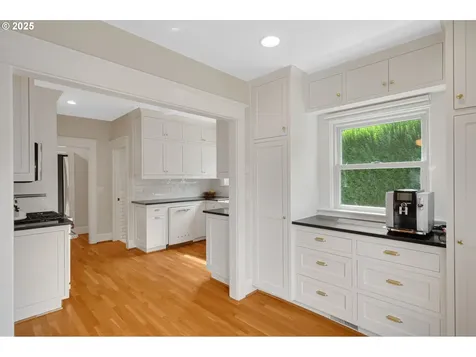 3163 NE Regents Drive Portland OR 97212