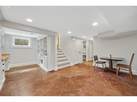 3163 NE Regents Drive Portland OR 97212