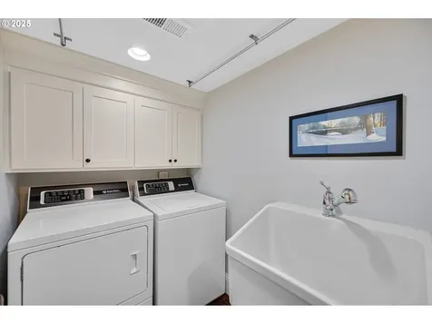 3163 NE Regents Drive Portland OR 97212