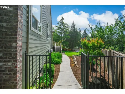 11942 SE Sunny Way Happy Valley OR 97086