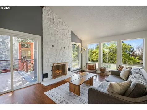 5817 SW Alfred Street Portland OR 97219