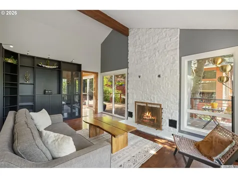 5817 SW Alfred Street Portland OR 97219