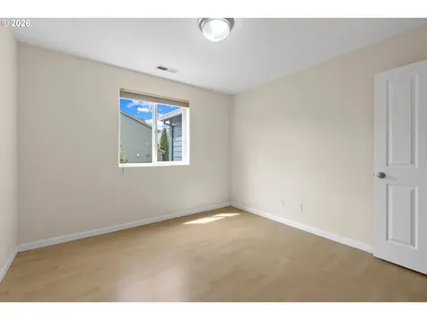 4952 SE Pioneer Lane Troutdale OR 97060