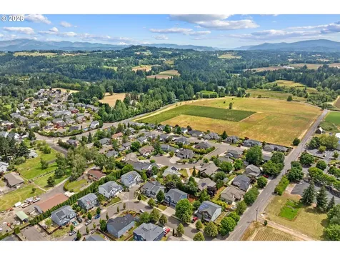 4952 SE Pioneer Lane Troutdale OR 97060