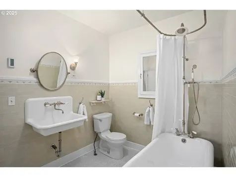 1314 SE 55th Avenue Portland OR 97215
