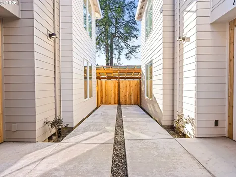 7456 SE Tolman Street Portland OR 97206
