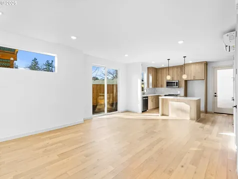 7456 SE Tolman Street Portland OR 97206