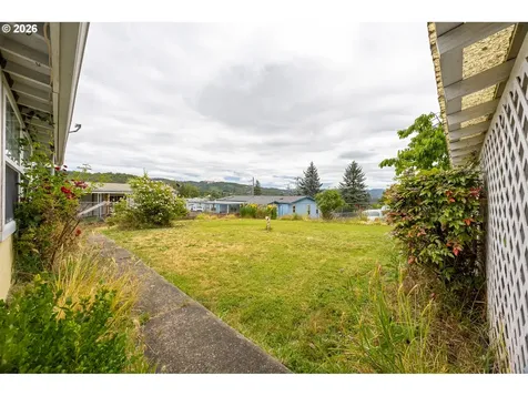 172 W Kristen Court Roseburg OR 97471