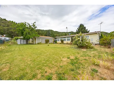 172 W Kristen Court Roseburg OR 97471