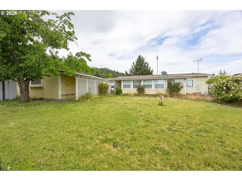 172 W Kristen Court Roseburg OR 97471