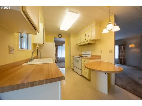 172 W Kristen Court Roseburg OR 97471