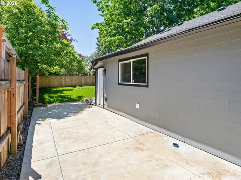 8042 SE Tolman Street Portland OR 97206