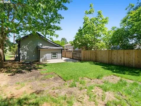 8042 SE Tolman Street Portland OR 97206