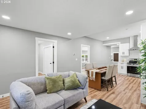 8042 SE Tolman Street Portland OR 97206