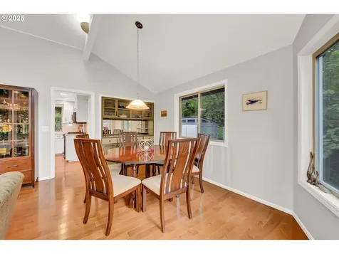 2002 Kimberly Drive Eugene OR 97405