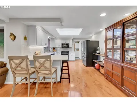 2002 Kimberly Drive Eugene OR 97405