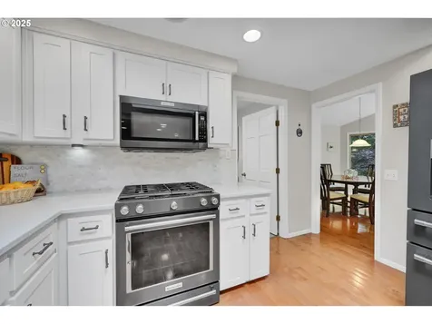 2002 Kimberly Drive Eugene OR 97405