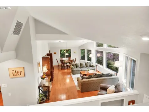 2002 Kimberly Drive Eugene OR 97405