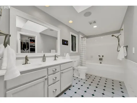 2002 Kimberly Drive Eugene OR 97405