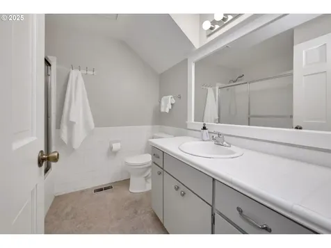 2002 Kimberly Drive Eugene OR 97405