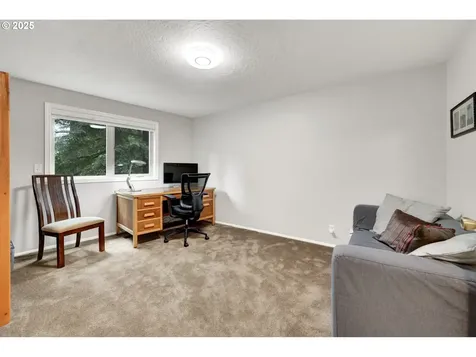 2002 Kimberly Drive Eugene OR 97405