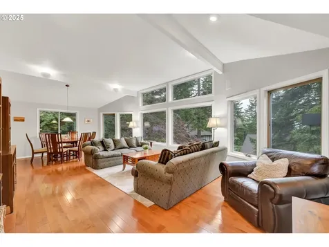 2002 Kimberly Drive Eugene OR 97405