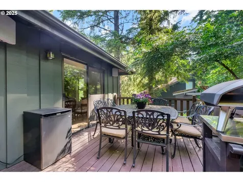2002 Kimberly Drive Eugene OR 97405