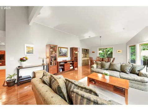 2002 Kimberly Drive Eugene OR 97405