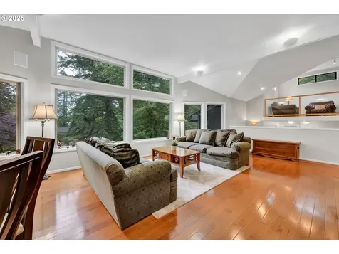 2002 Kimberly Drive Eugene OR 97405