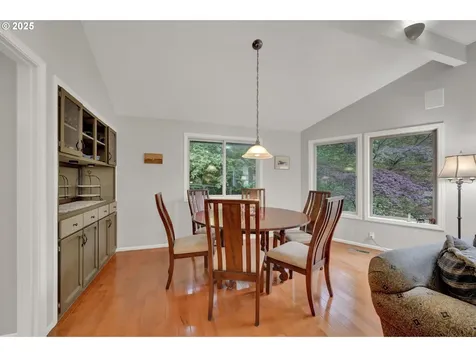 2002 Kimberly Drive Eugene OR 97405