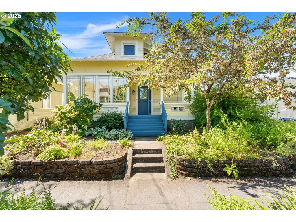 3722 SE Salmon Street Portland OR 97214