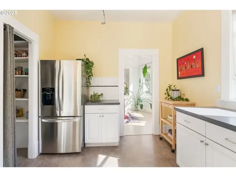 3722 SE Salmon Street Portland OR 97214