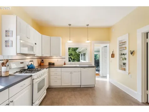 3722 SE Salmon Street Portland OR 97214