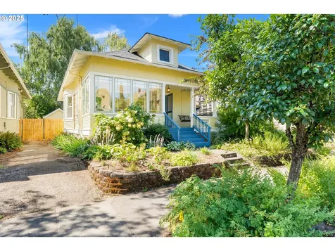 3722 SE Salmon Street Portland OR 97214