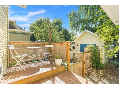 3722 SE Salmon Street Portland OR 97214