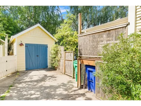 3722 SE Salmon Street Portland OR 97214
