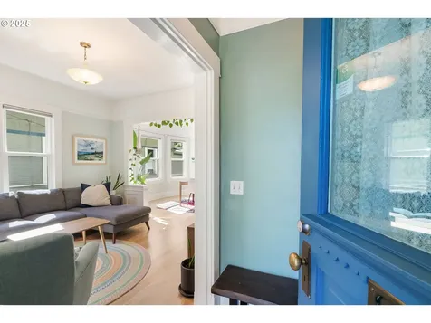 3722 SE Salmon Street Portland OR 97214