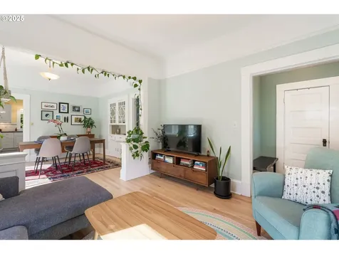 3722 SE Salmon Street Portland OR 97214