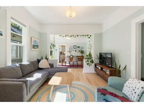 3722 SE Salmon Street Portland OR 97214