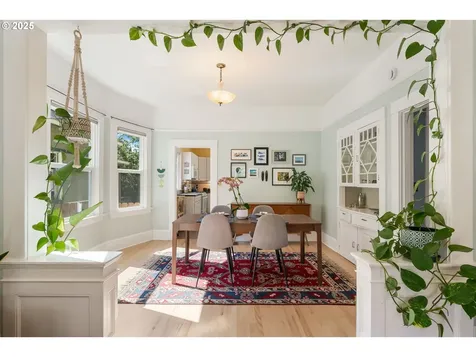 3722 SE Salmon Street Portland OR 97214