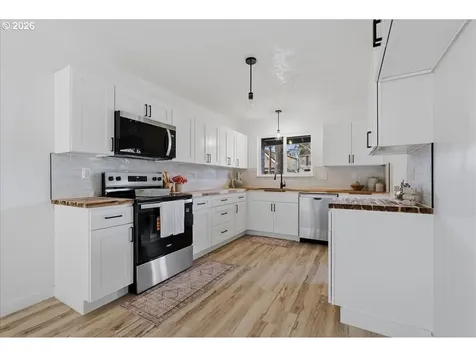 8732 N Tyndall Avenue Portland OR 97217