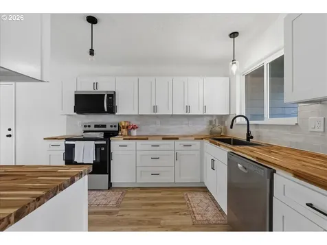 8732 N Tyndall Avenue Portland OR 97217