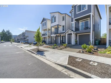 4258 E Willakenzie Street Newberg OR 97132