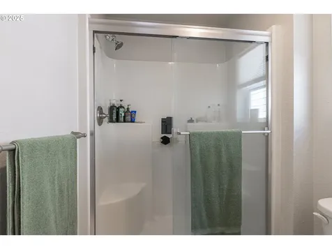 4258 E Willakenzie Street Newberg OR 97132