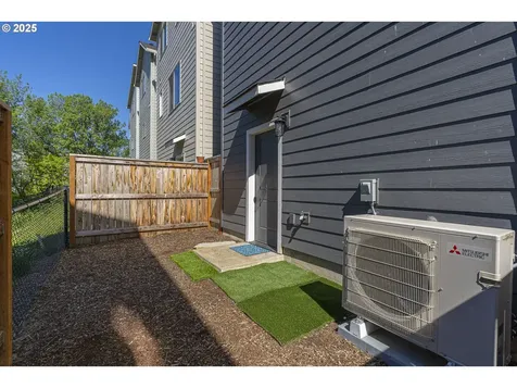 4258 E Willakenzie Street Newberg OR 97132