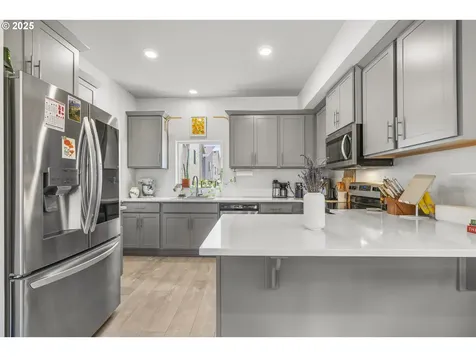 4258 E Willakenzie Street Newberg OR 97132